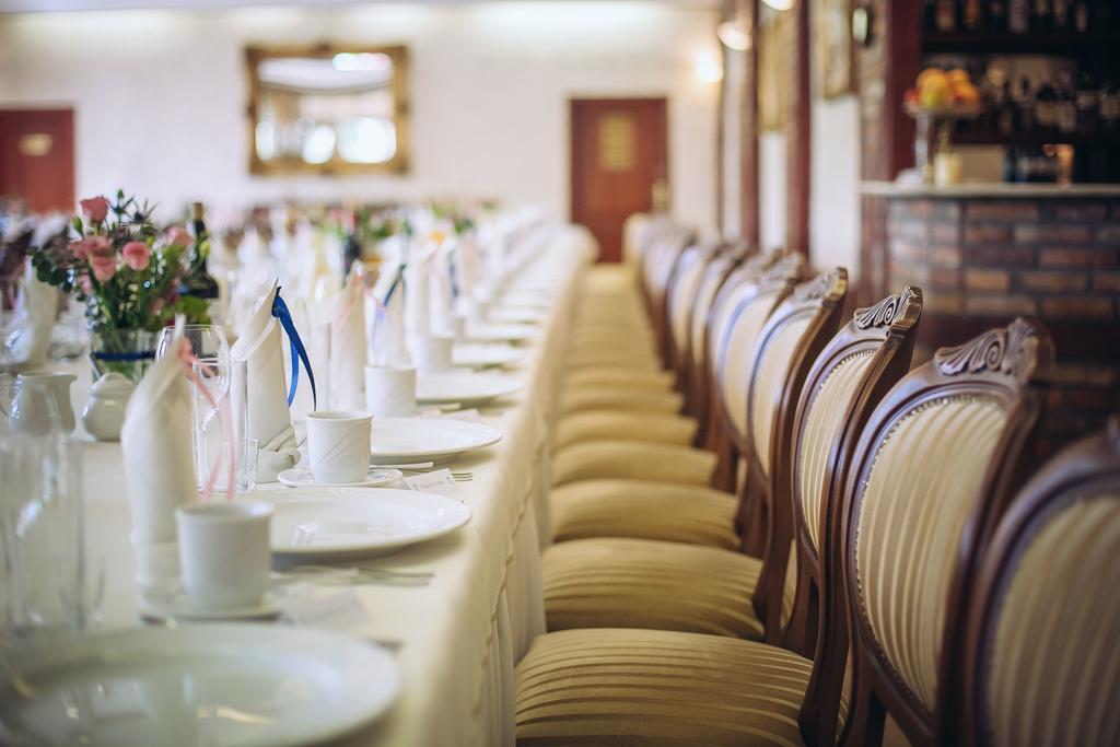 Hubertus Aparthotel & Restaurant & Horse Club Старогард-Гданьский Экстерьер фото
