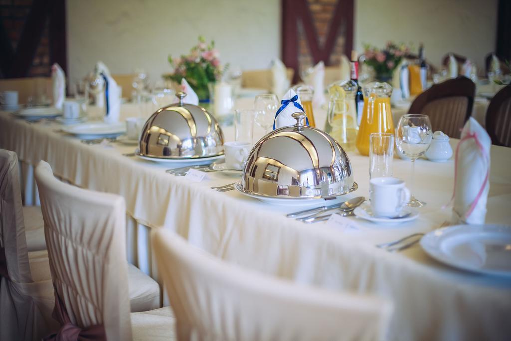 Hubertus Aparthotel & Restaurant & Horse Club Старогард-Гданьский Экстерьер фото