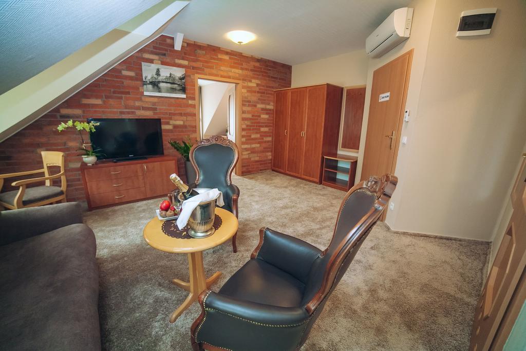 Hubertus Aparthotel & Restaurant & Horse Club Старогард-Гданьский Номер фото