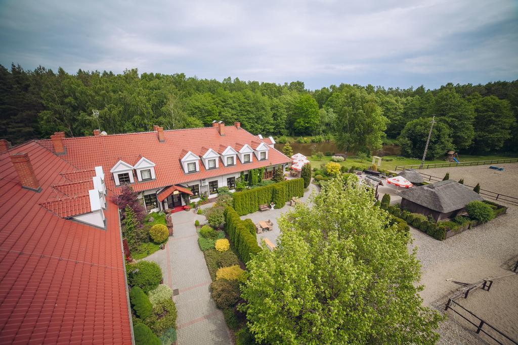 Hubertus Aparthotel & Restaurant & Horse Club Старогард-Гданьский Экстерьер фото