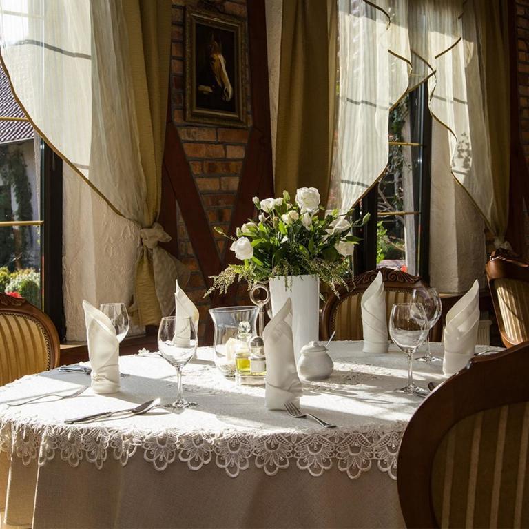 Hubertus Aparthotel & Restaurant & Horse Club Старогард-Гданьский Экстерьер фото