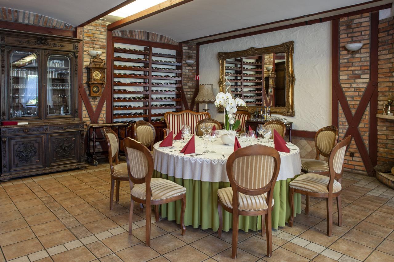 Hubertus Aparthotel & Restaurant & Horse Club Старогард-Гданьский Экстерьер фото