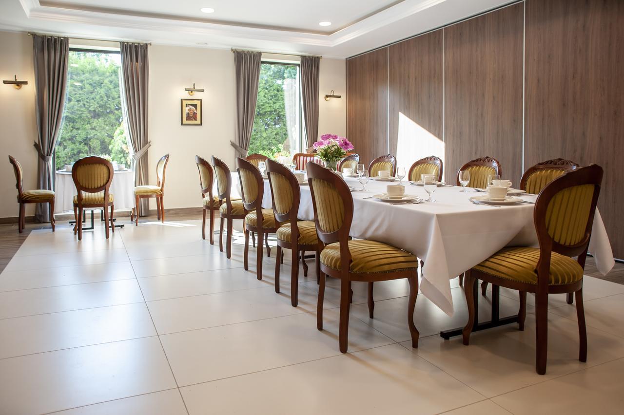 Hubertus Aparthotel & Restaurant & Horse Club Старогард-Гданьский Экстерьер фото