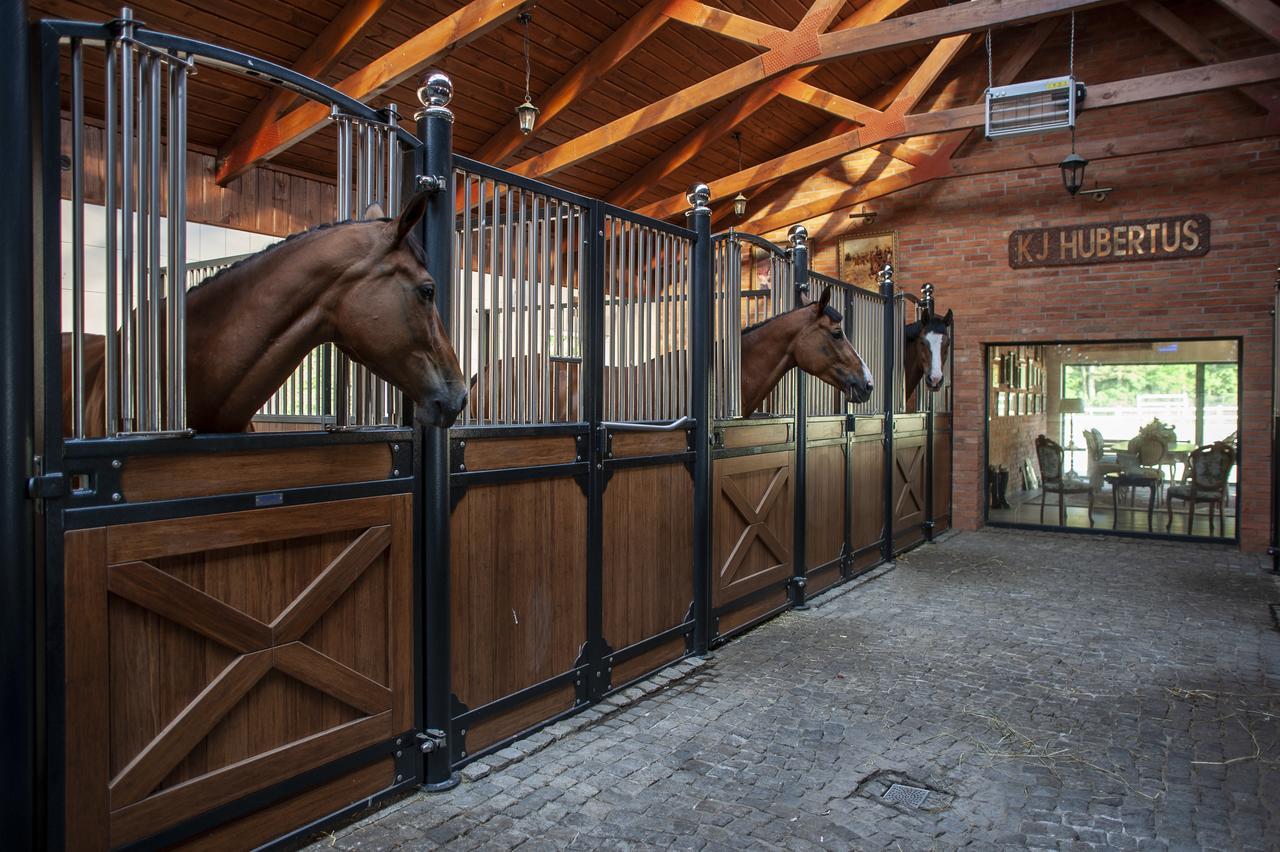 Hubertus Aparthotel & Restaurant & Horse Club Старогард-Гданьский Экстерьер фото