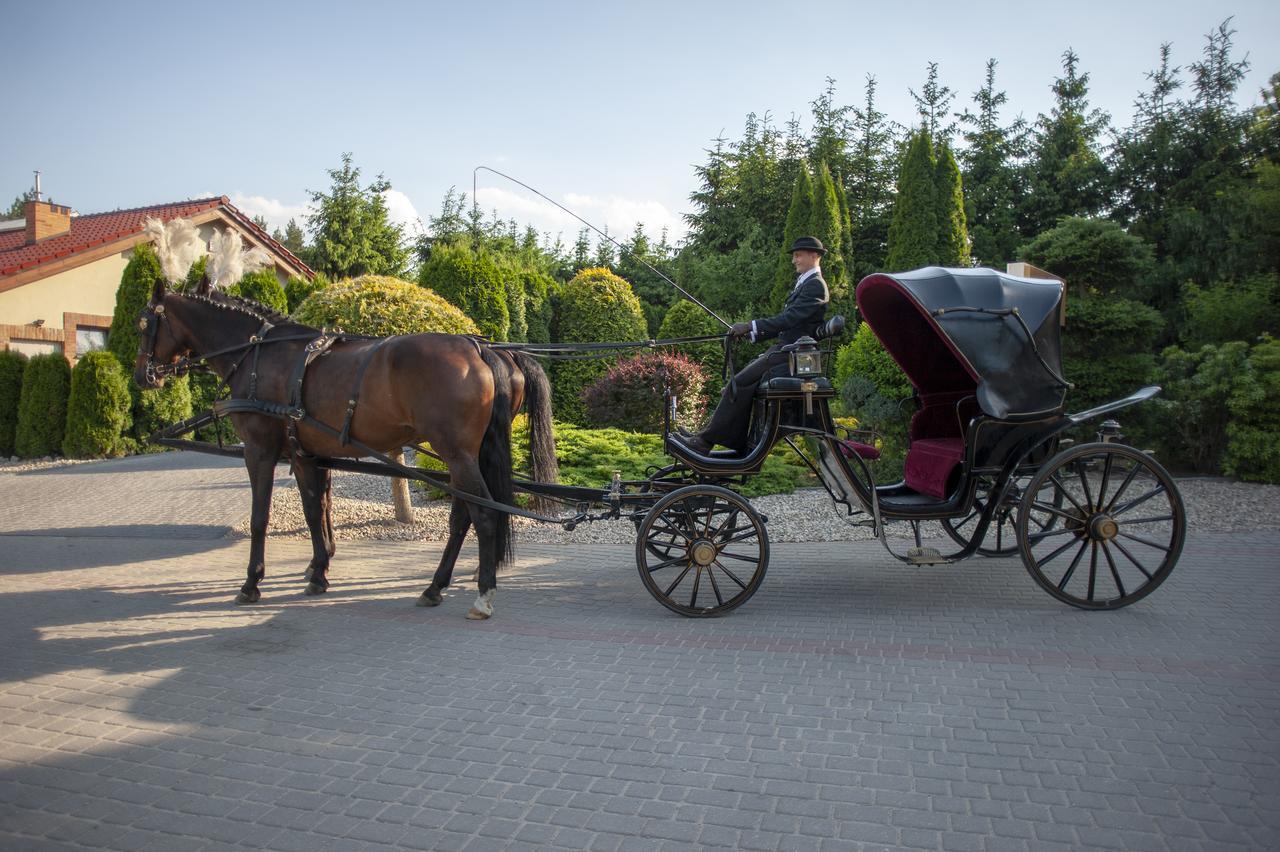 Hubertus Aparthotel & Restaurant & Horse Club Старогард-Гданьский Экстерьер фото