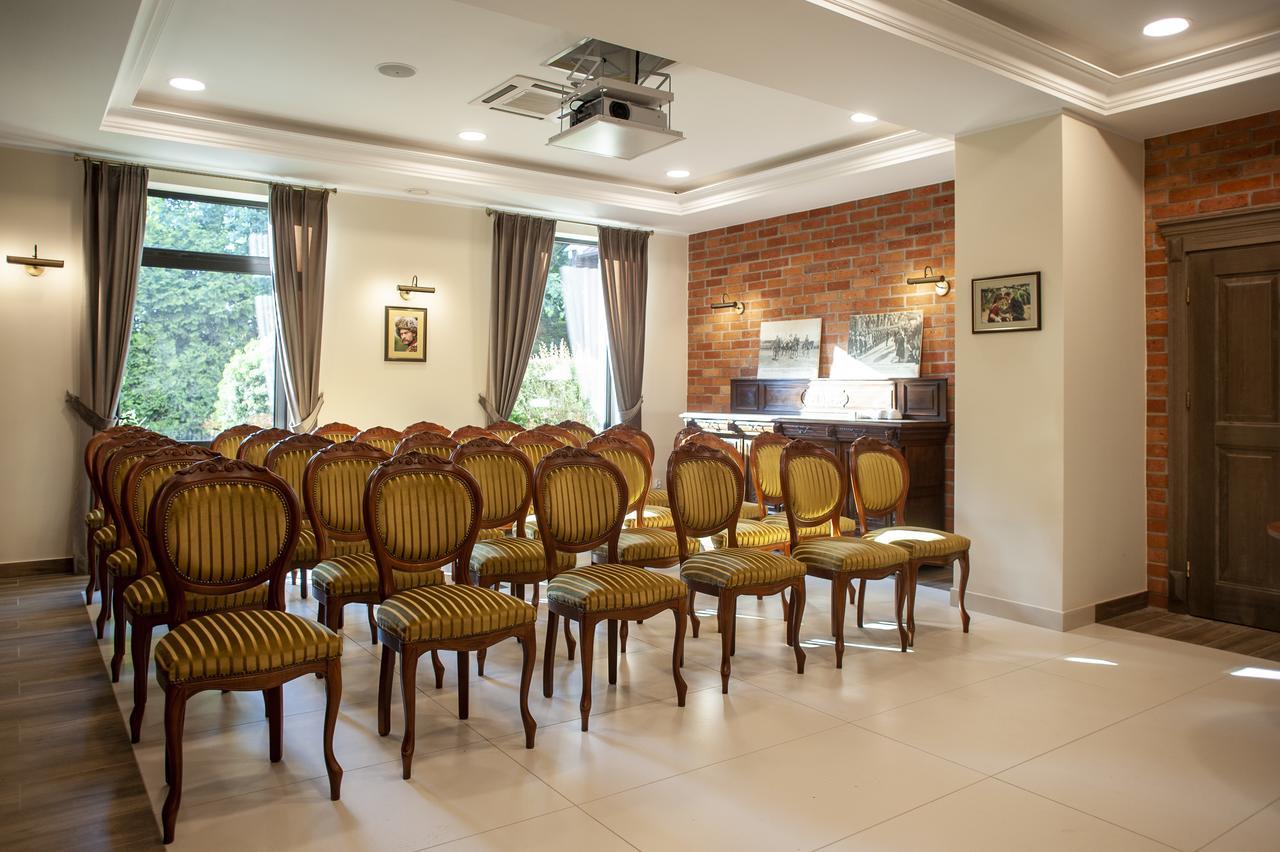 Hubertus Aparthotel & Restaurant & Horse Club Старогард-Гданьский Экстерьер фото
