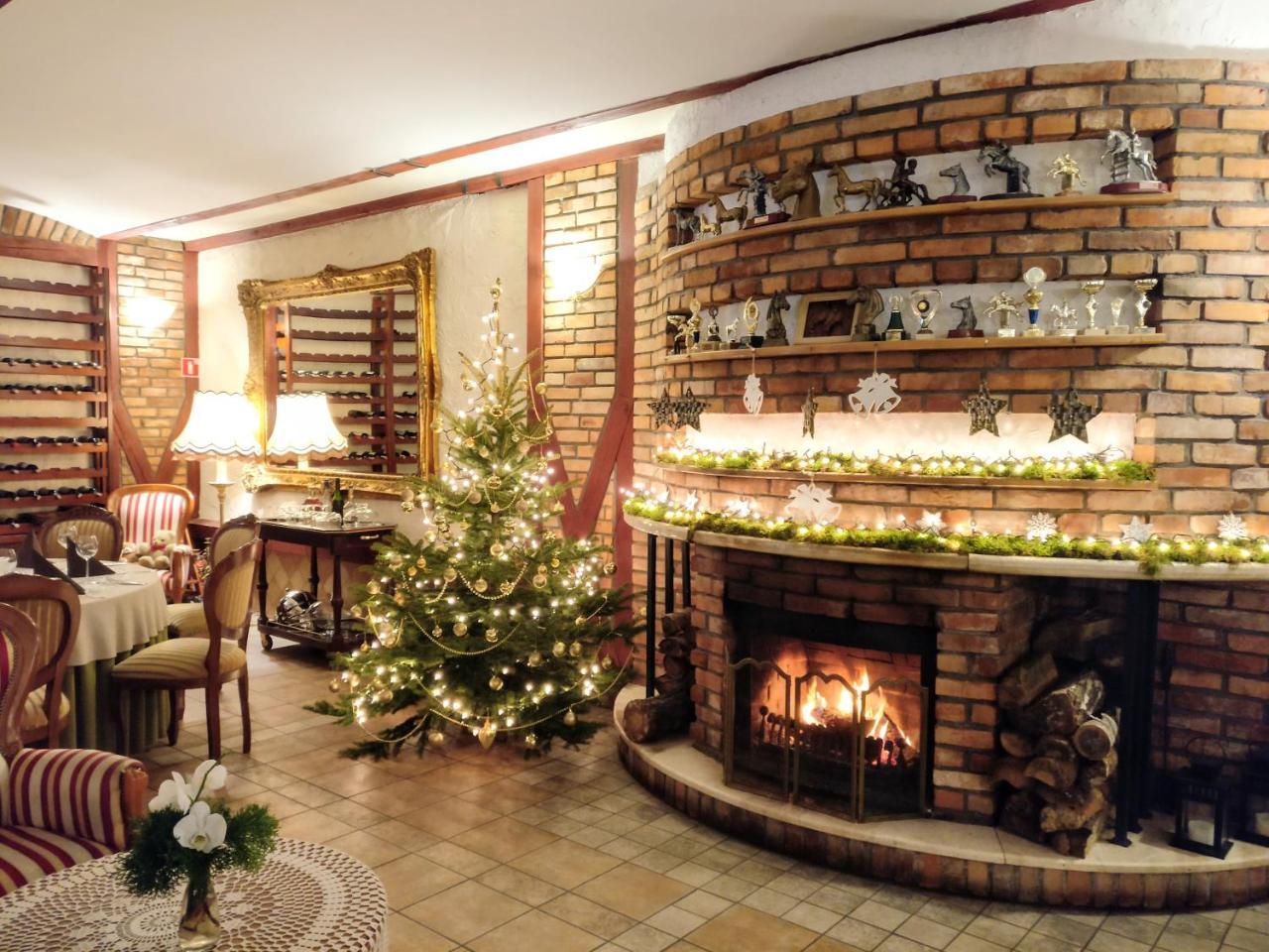 Hubertus Aparthotel & Restaurant & Horse Club Старогард-Гданьский Экстерьер фото